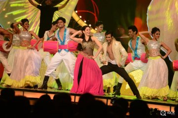 Tamannaah Dance Performance at IIFA Utsavam 2016